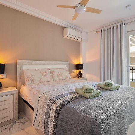 Apolo Beach Front - Sea View Luxury Apartment Torrevieja Esterno foto