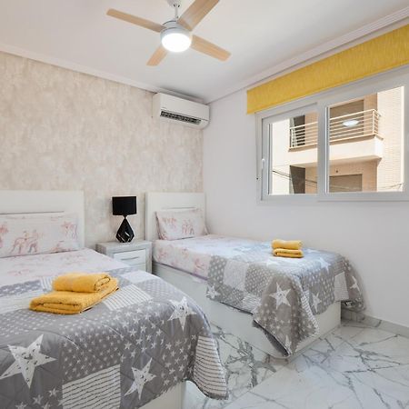 Apolo Beach Front - Sea View Luxury Apartment Torrevieja Esterno foto
