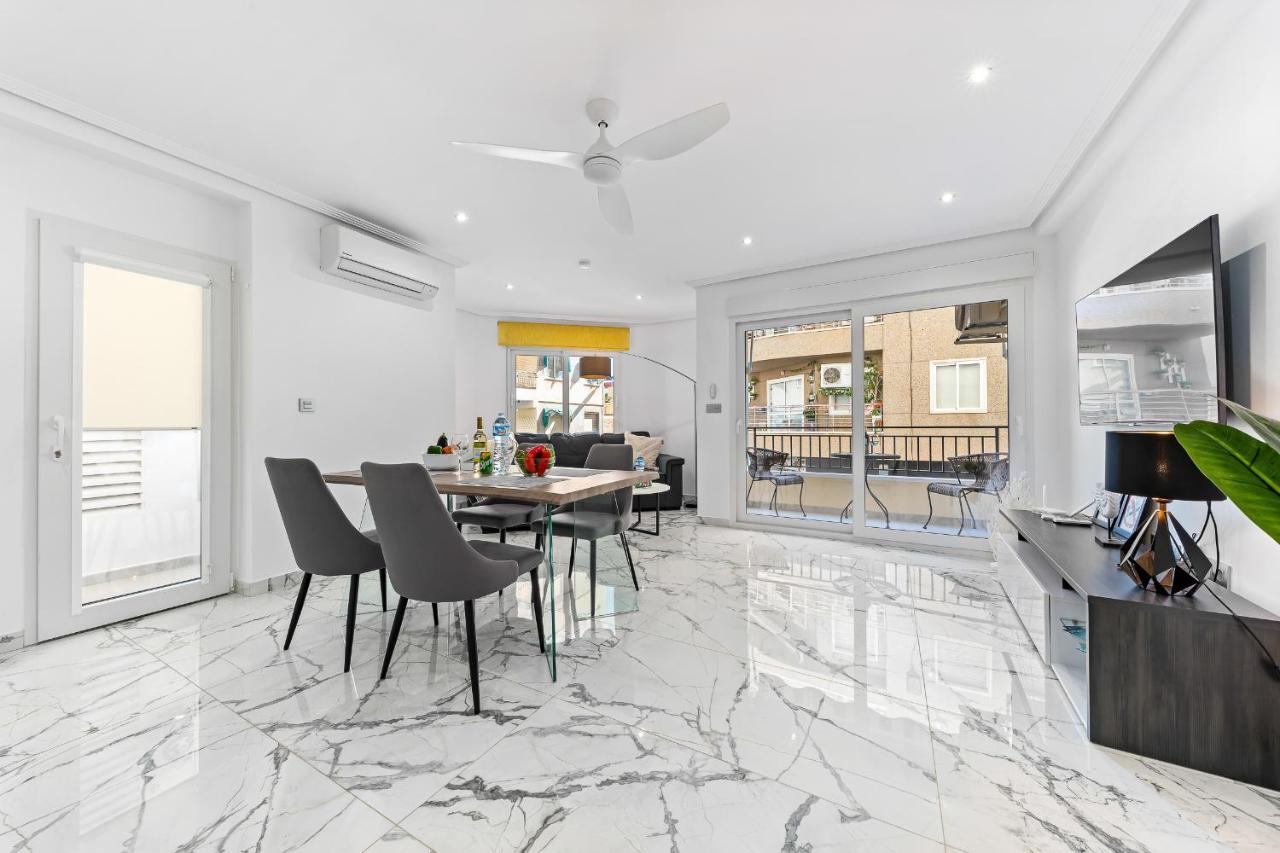 Apolo Beach Front - Sea View Luxury Apartment Torrevieja Esterno foto