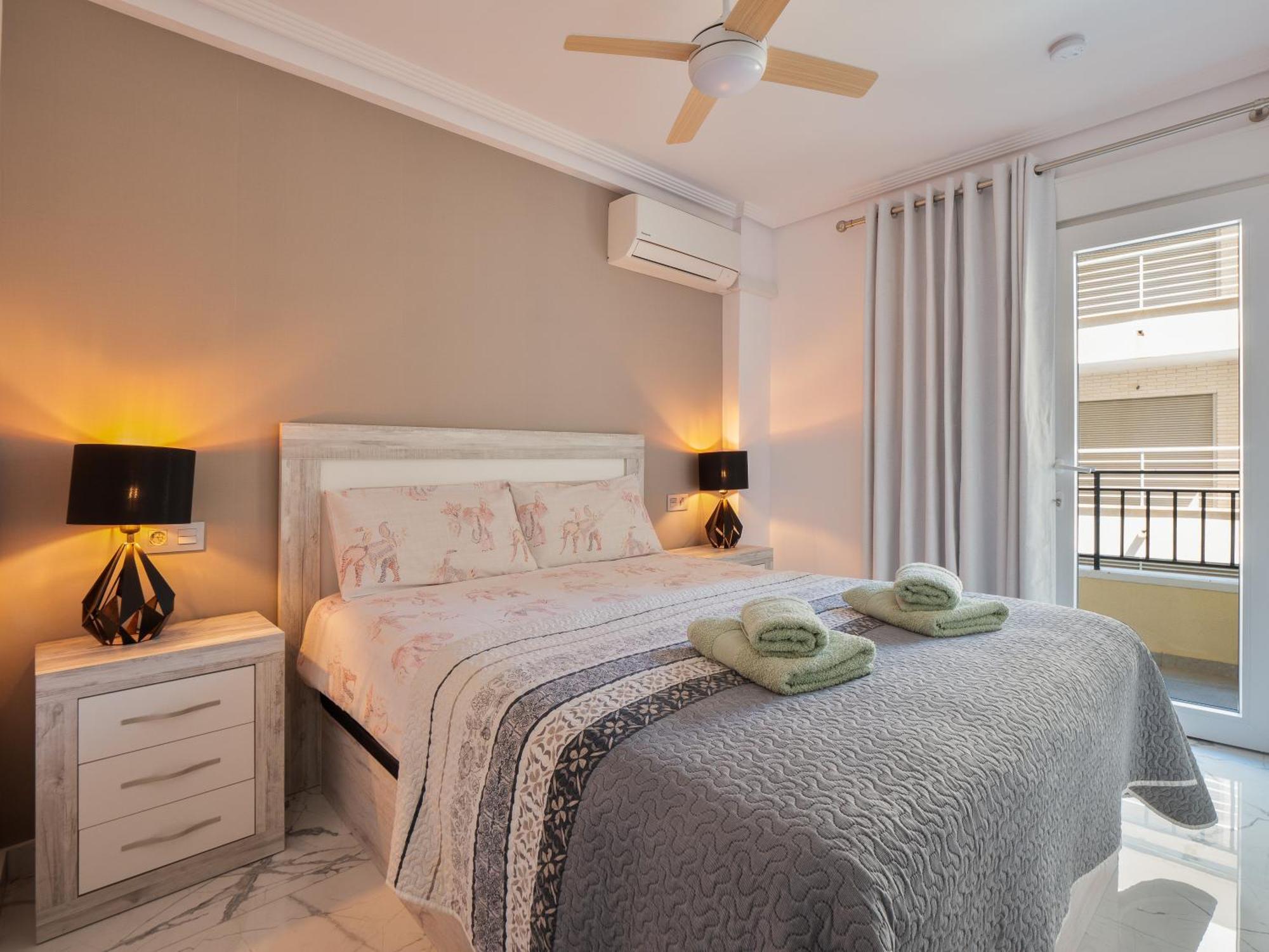 Apolo Beach Front - Sea View Luxury Apartment Torrevieja Esterno foto