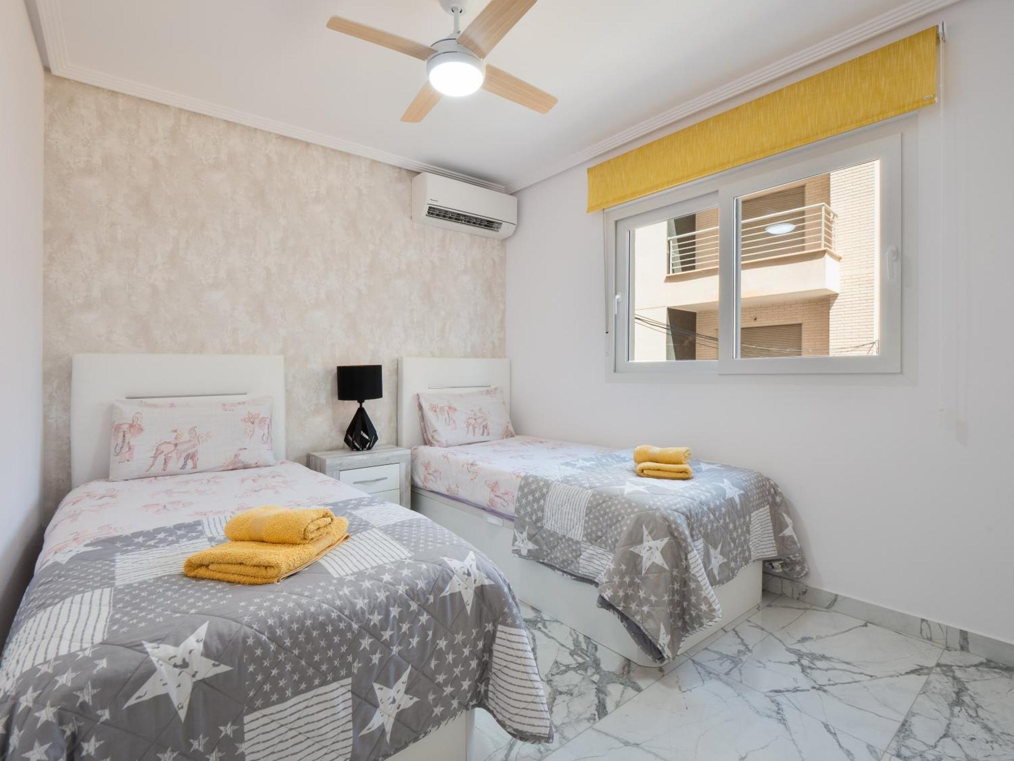 Apolo Beach Front - Sea View Luxury Apartment Torrevieja Esterno foto